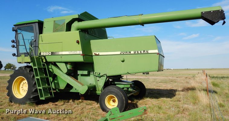 image for item DR1310 1985 John Deere 8820 Titan II  combine