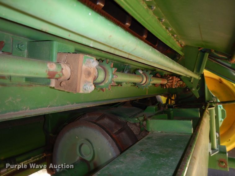 image for item DR1310 1985 John Deere 8820 Titan II  combine