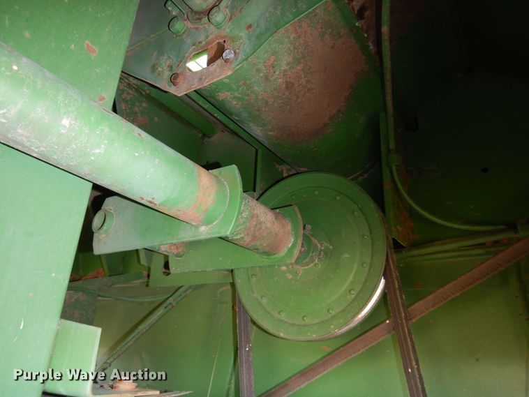 image for item DR1310 1985 John Deere 8820 Titan II  combine