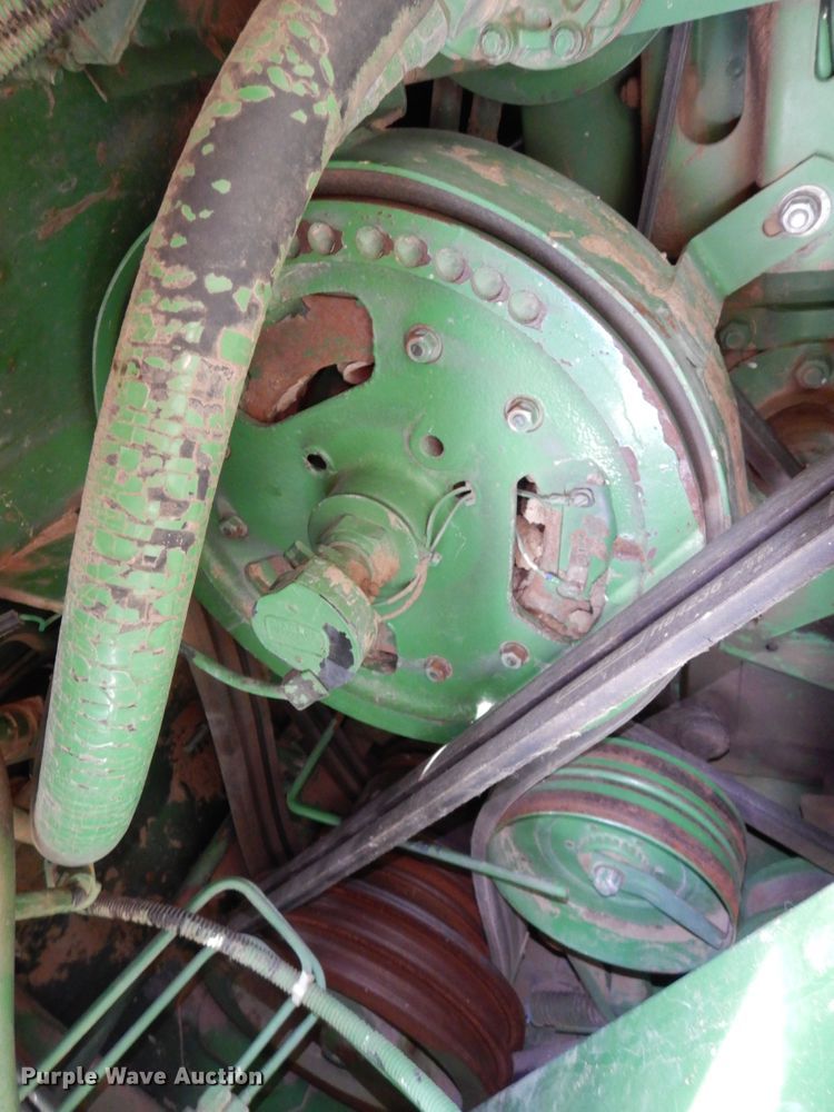 image for item DR1310 1985 John Deere 8820 Titan II  combine