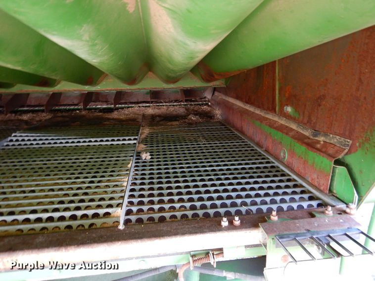 image for item DR1310 1985 John Deere 8820 Titan II  combine