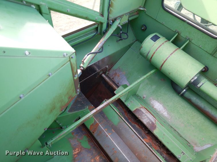 image for item DR1310 1985 John Deere 8820 Titan II  combine