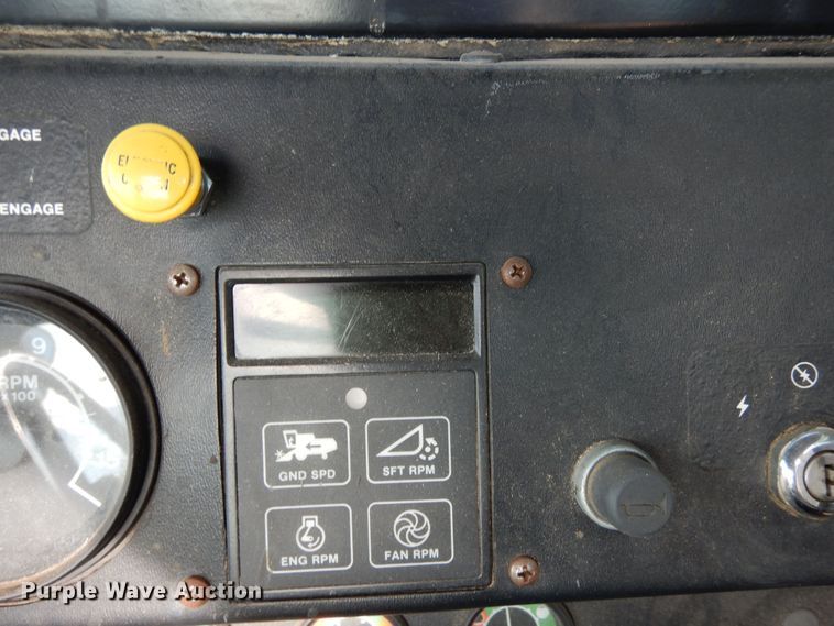 image for item DR1310 1985 John Deere 8820 Titan II  combine