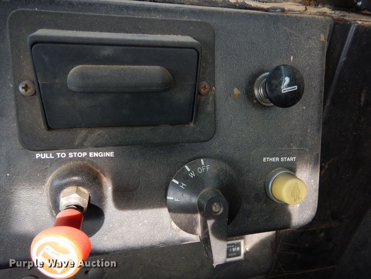 image for item DR1310 1985 John Deere 8820 Titan II  combine