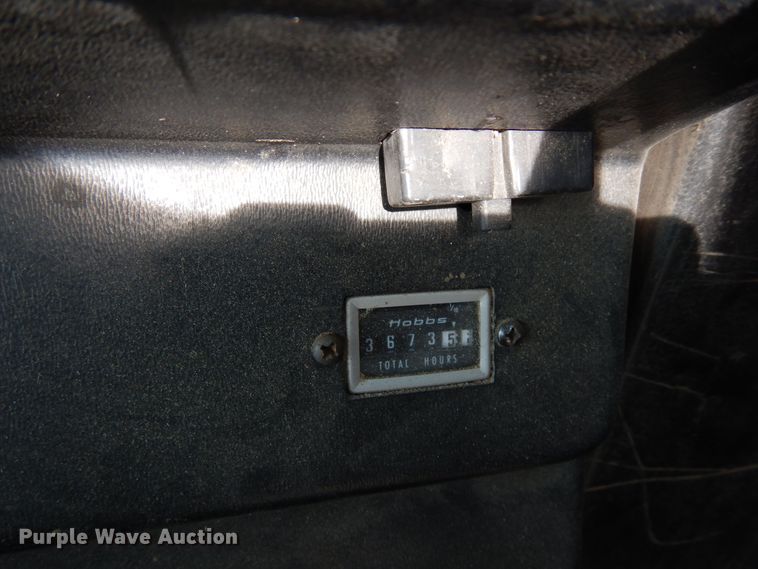 image for item DR1310 1985 John Deere 8820 Titan II  combine