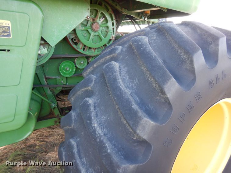 image for item DR1310 1985 John Deere 8820 Titan II  combine