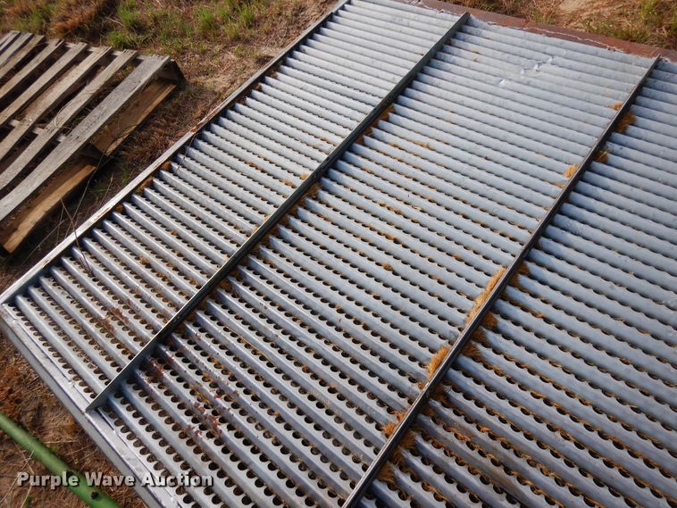 image for item DR1310 1985 John Deere 8820 Titan II  combine