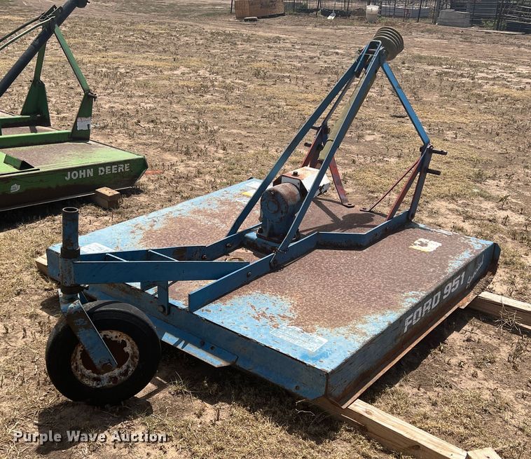 image for item DS8423 Ford 951  rotary mower