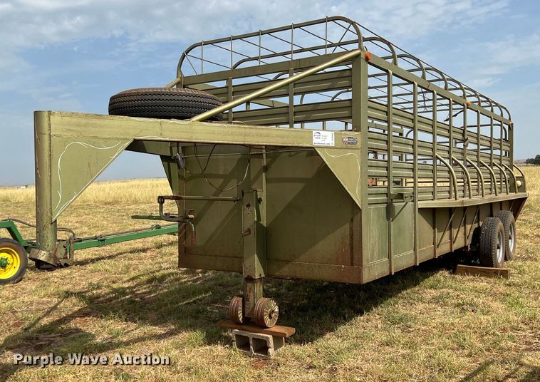 image for item DS8440 WW  livestock trailer