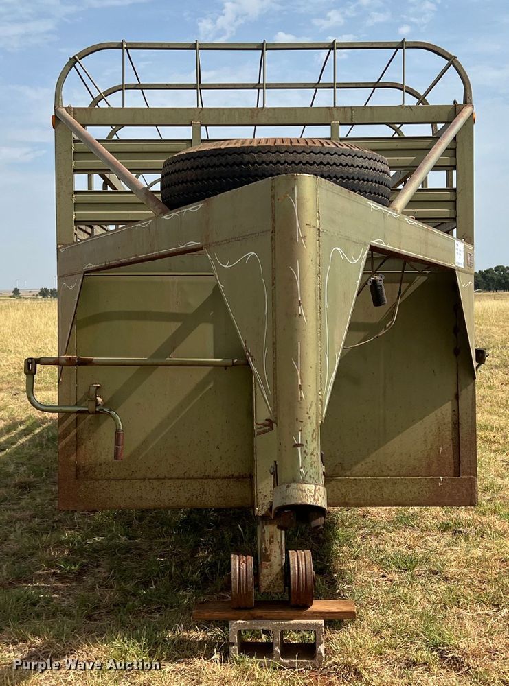 image for item DS8440 WW  livestock trailer