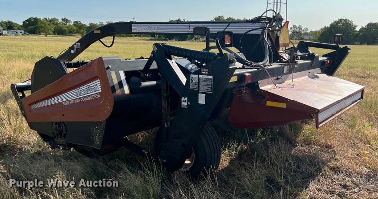 image for item DS8457 2003 MacDon  windrower