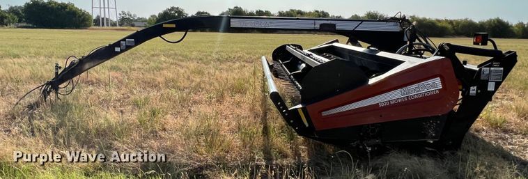 image for item DS8457 2003 MacDon  windrower