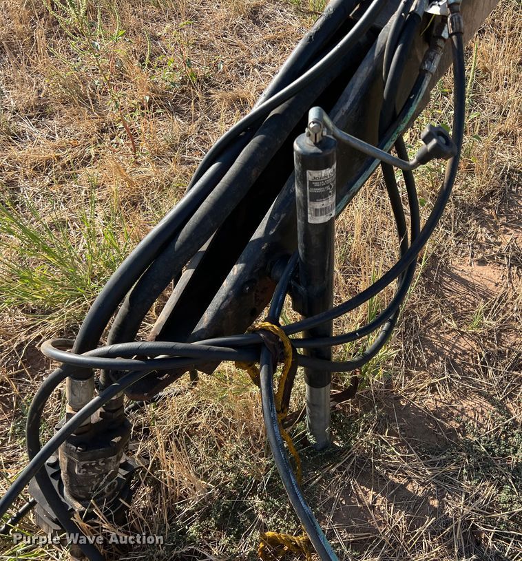 image for item DS8457 2003 MacDon  windrower