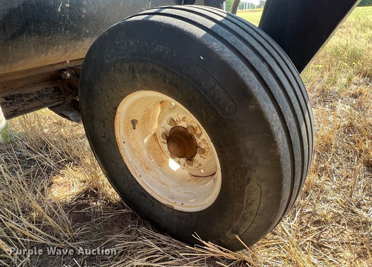 image for item DS8457 2003 MacDon  windrower