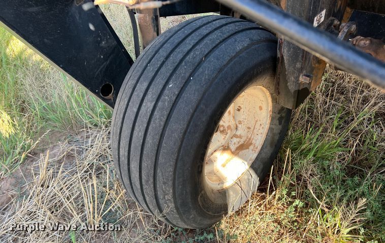 image for item DS8457 2003 MacDon  windrower