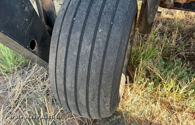 image for item DS8457 2003 MacDon  windrower