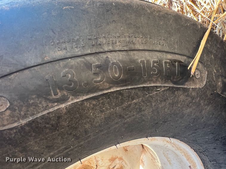 image for item DS8457 2003 MacDon  windrower