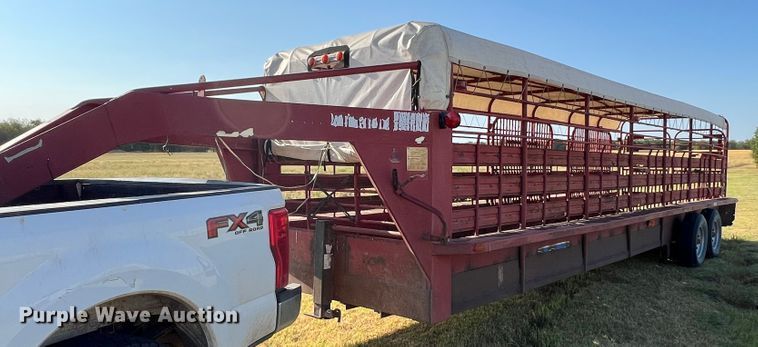 image for item DS8458 1998 Gooseneck  livestock trailer