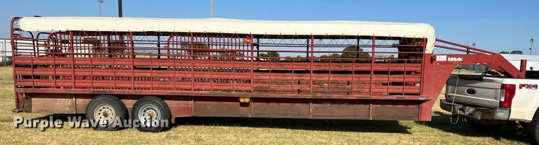 image for item DS8458 1998 Gooseneck  livestock trailer