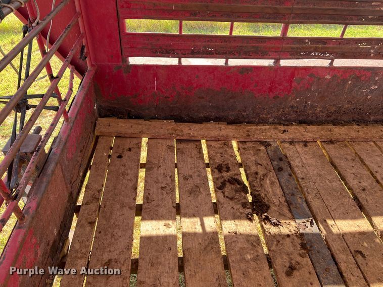 image for item DS8458 1998 Gooseneck  livestock trailer