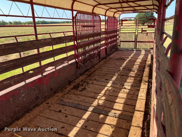 image for item DS8458 1998 Gooseneck  livestock trailer