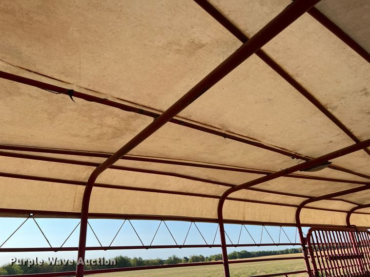 image for item DS8458 1998 Gooseneck  livestock trailer