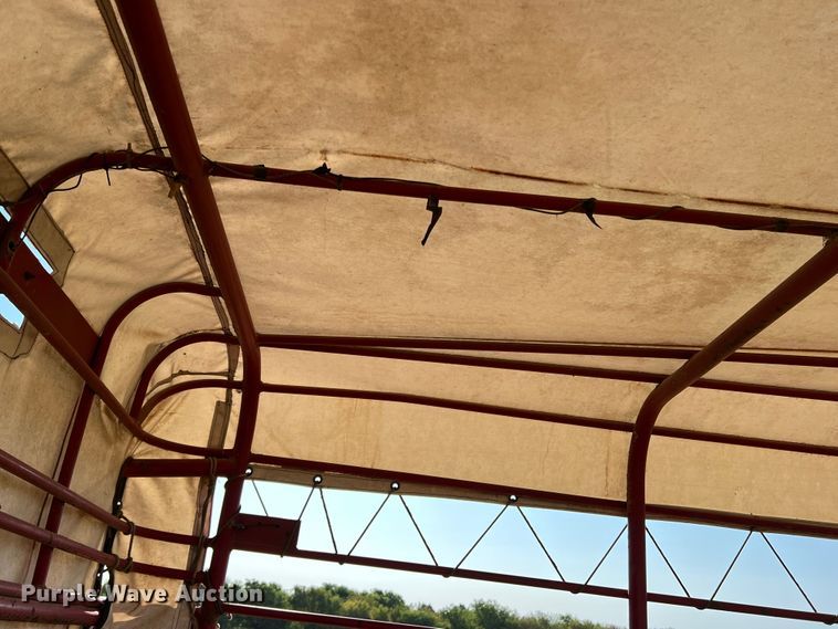 image for item DS8458 1998 Gooseneck  livestock trailer