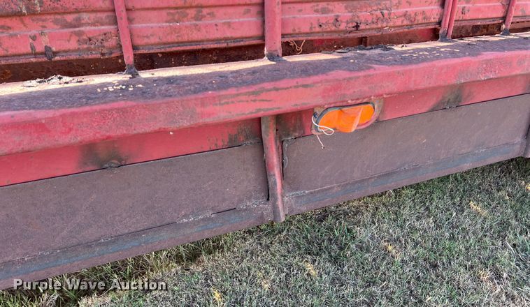 image for item DS8458 1998 Gooseneck  livestock trailer