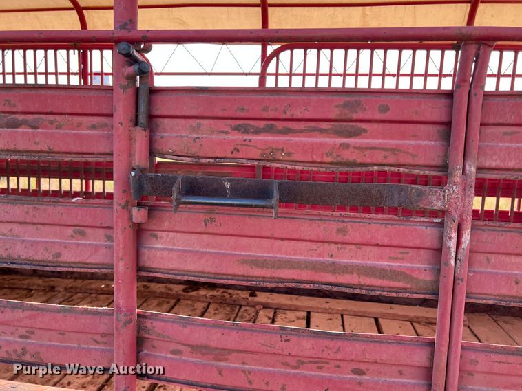 image for item DS8458 1998 Gooseneck  livestock trailer