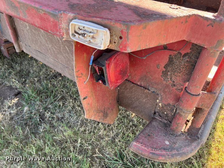 image for item DS8458 1998 Gooseneck  livestock trailer