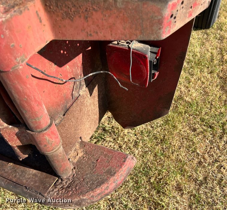 image for item DS8458 1998 Gooseneck  livestock trailer