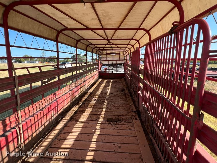 image for item DS8458 1998 Gooseneck  livestock trailer