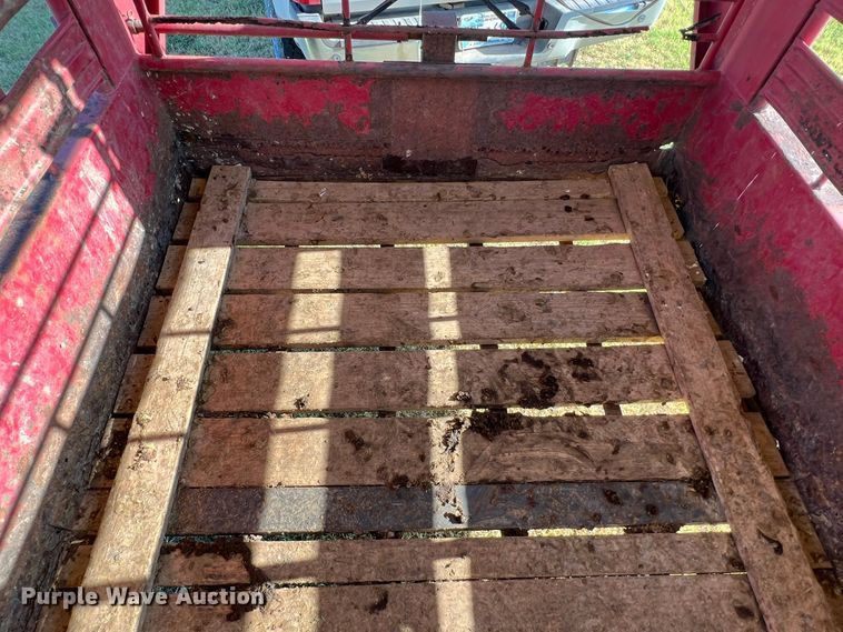 image for item DS8458 1998 Gooseneck  livestock trailer