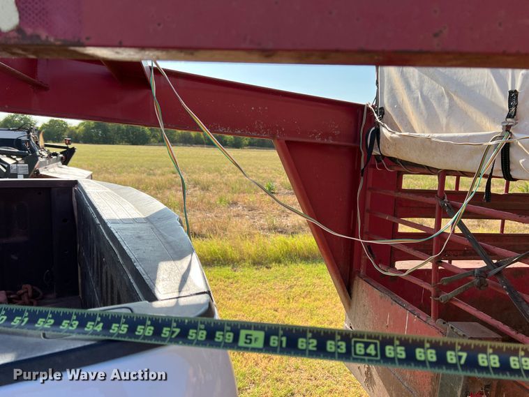 image for item DS8458 1998 Gooseneck  livestock trailer