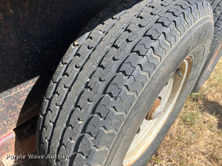 image for item DS8458 1998 Gooseneck  livestock trailer