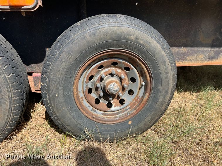 image for item DS8458 1998 Gooseneck  livestock trailer