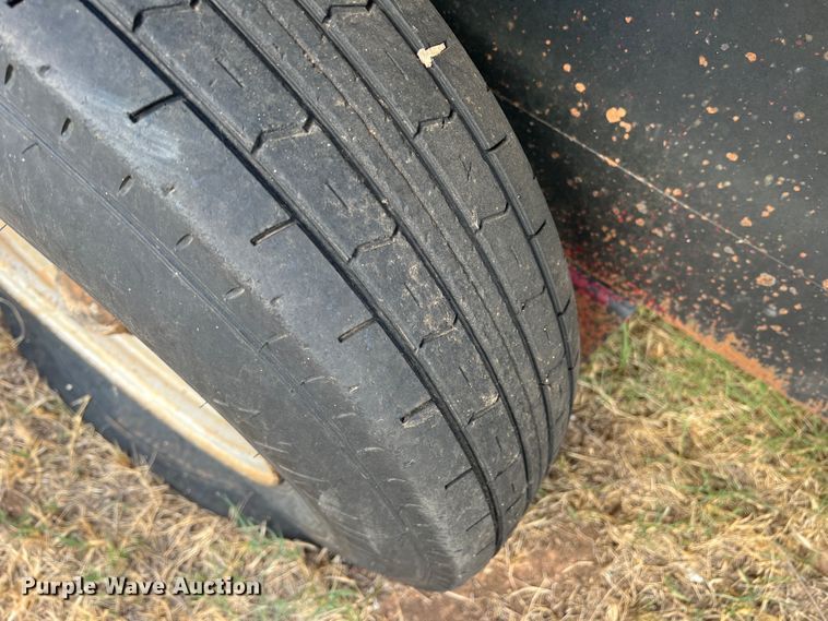 image for item DS8458 1998 Gooseneck  livestock trailer