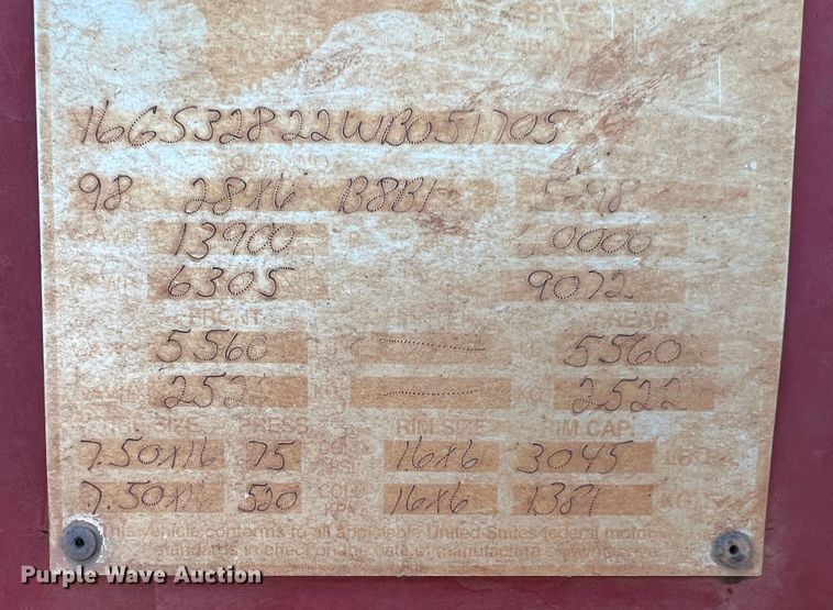 image for item DS8458 1998 Gooseneck  livestock trailer