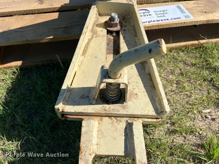 image for item DS8466 NH3 hitch