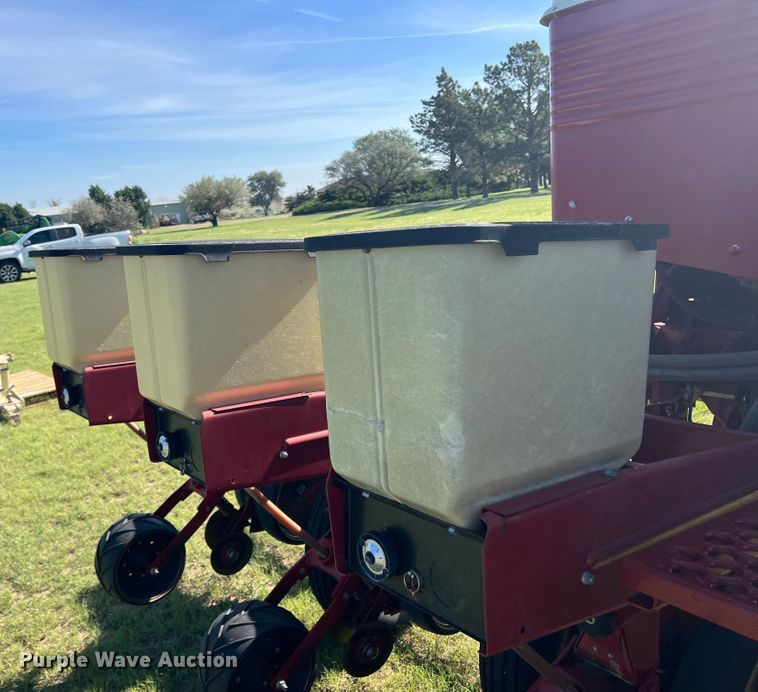 image for item DS8467 Case IH 900 Cyclo Air  planter