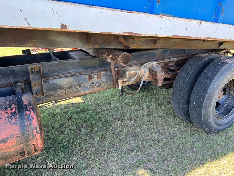 image for item DS8471 1970 Ford F610  grain truck