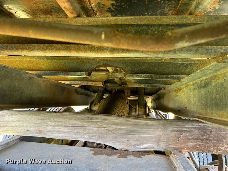 image for item DS8471 1970 Ford F610  grain truck