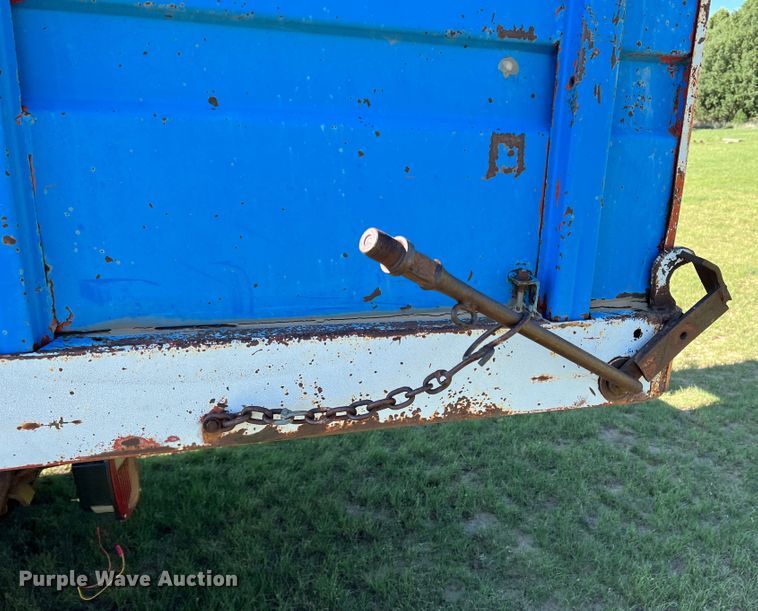 image for item DS8471 1970 Ford F610  grain truck