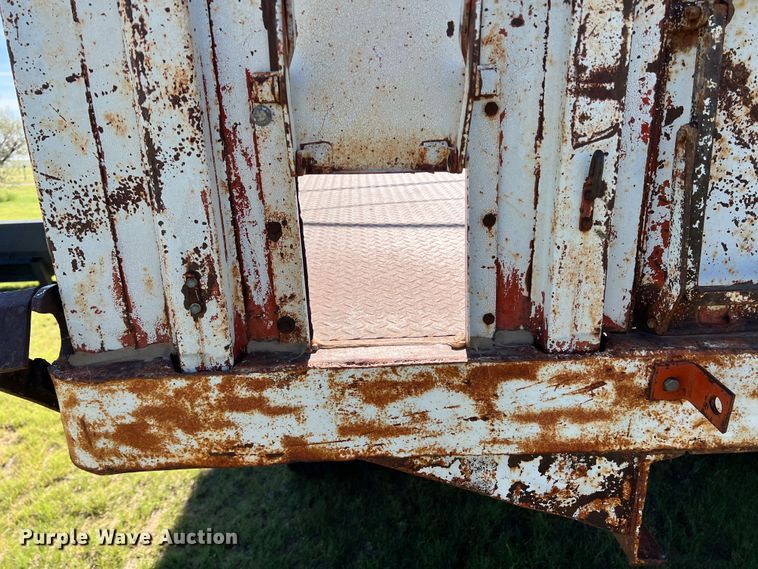 image for item DS8471 1970 Ford F610  grain truck