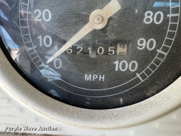 image for item DS8471 1970 Ford F610  grain truck