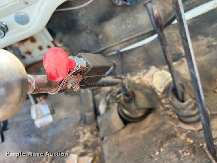 image for item DS8471 1970 Ford F610  grain truck