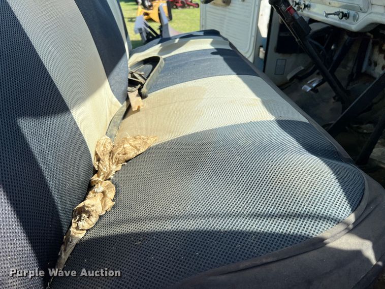 image for item DS8471 1970 Ford F610  grain truck