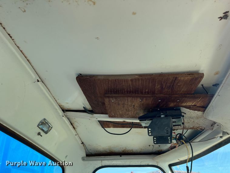 image for item DS8471 1970 Ford F610  grain truck