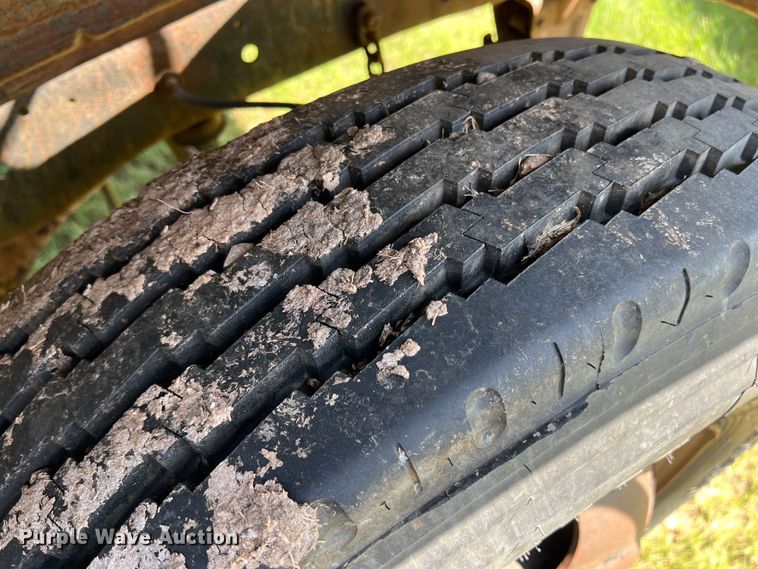 image for item DS8471 1970 Ford F610  grain truck