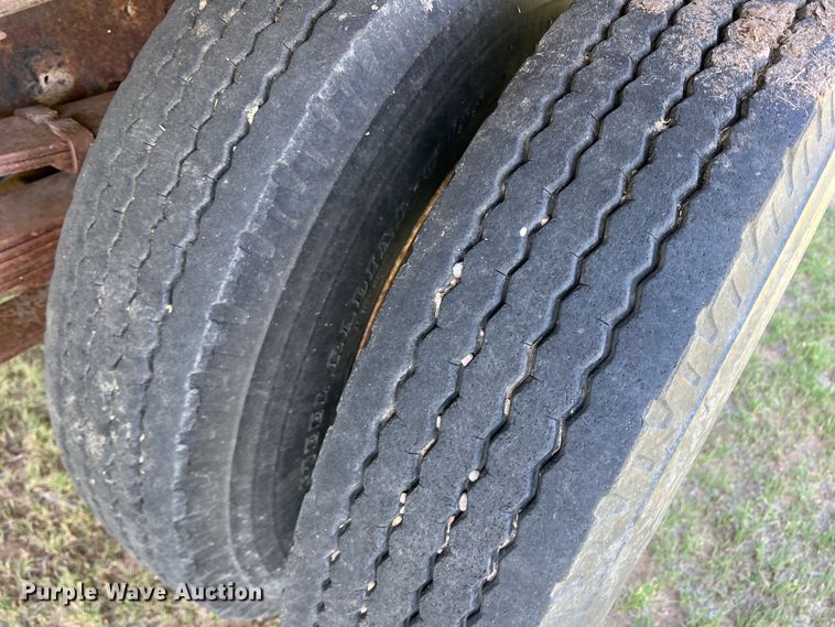 image for item DS8471 1970 Ford F610  grain truck